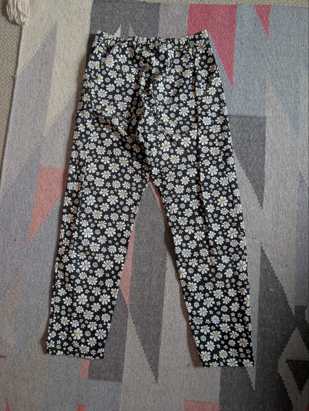 Big Bud Press Black Daisy Print Tapered Pencil Pants M ( Sz 10/12) - Picture 6 of 6